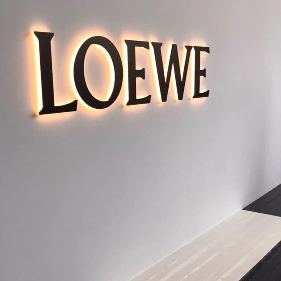 Loewe Paris  Loewe show Paris – FW  UNESCO – Loewe / Fashion Week